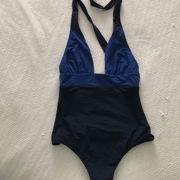 Heidi Klum Swimsuit One-piece - Picture 3 of 6